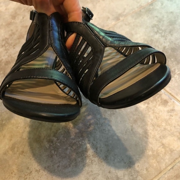 Ellen Tracy Miles leather open toe heels s… - Picture 11 of 15